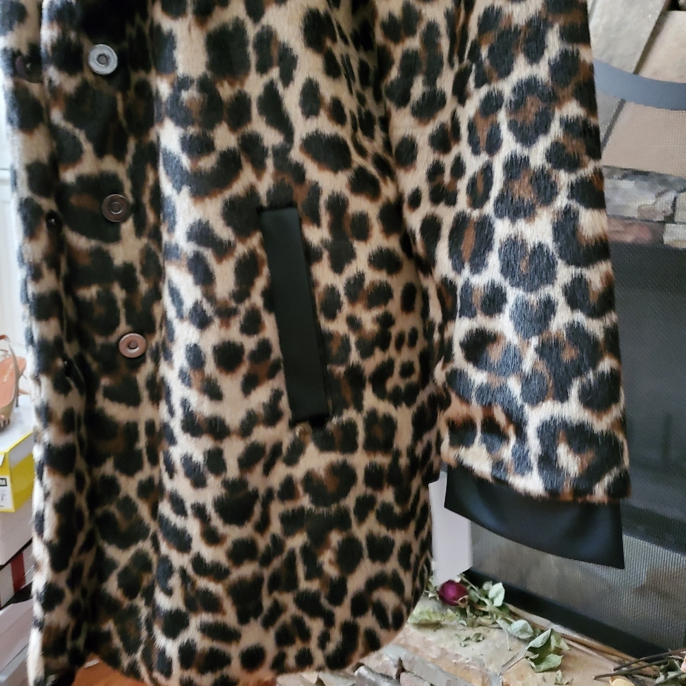 ❤️Last Chance !! Neiman Marcus  Faux-Fur Leopard Faux-Leather Trim Coat - Picture 4 of 11